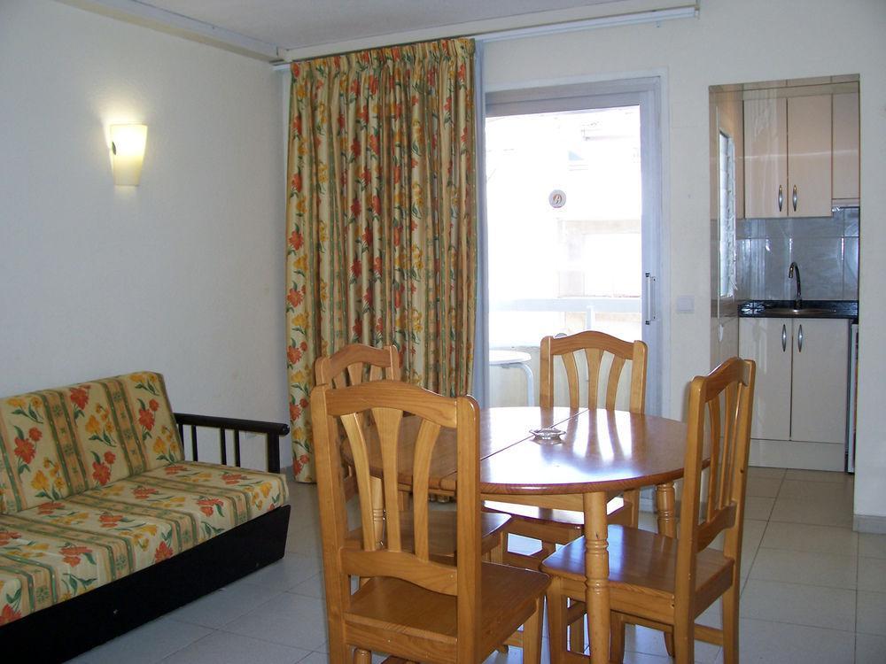 Apartamentos Alboran-Arysal Salou Ngoại thất bức ảnh