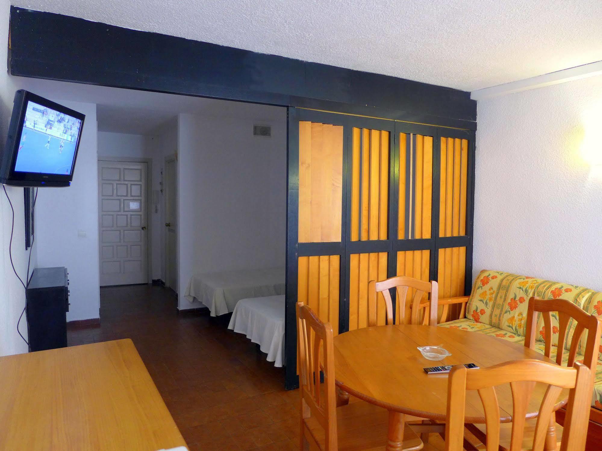 Apartamentos Alboran-Arysal Salou Ngoại thất bức ảnh