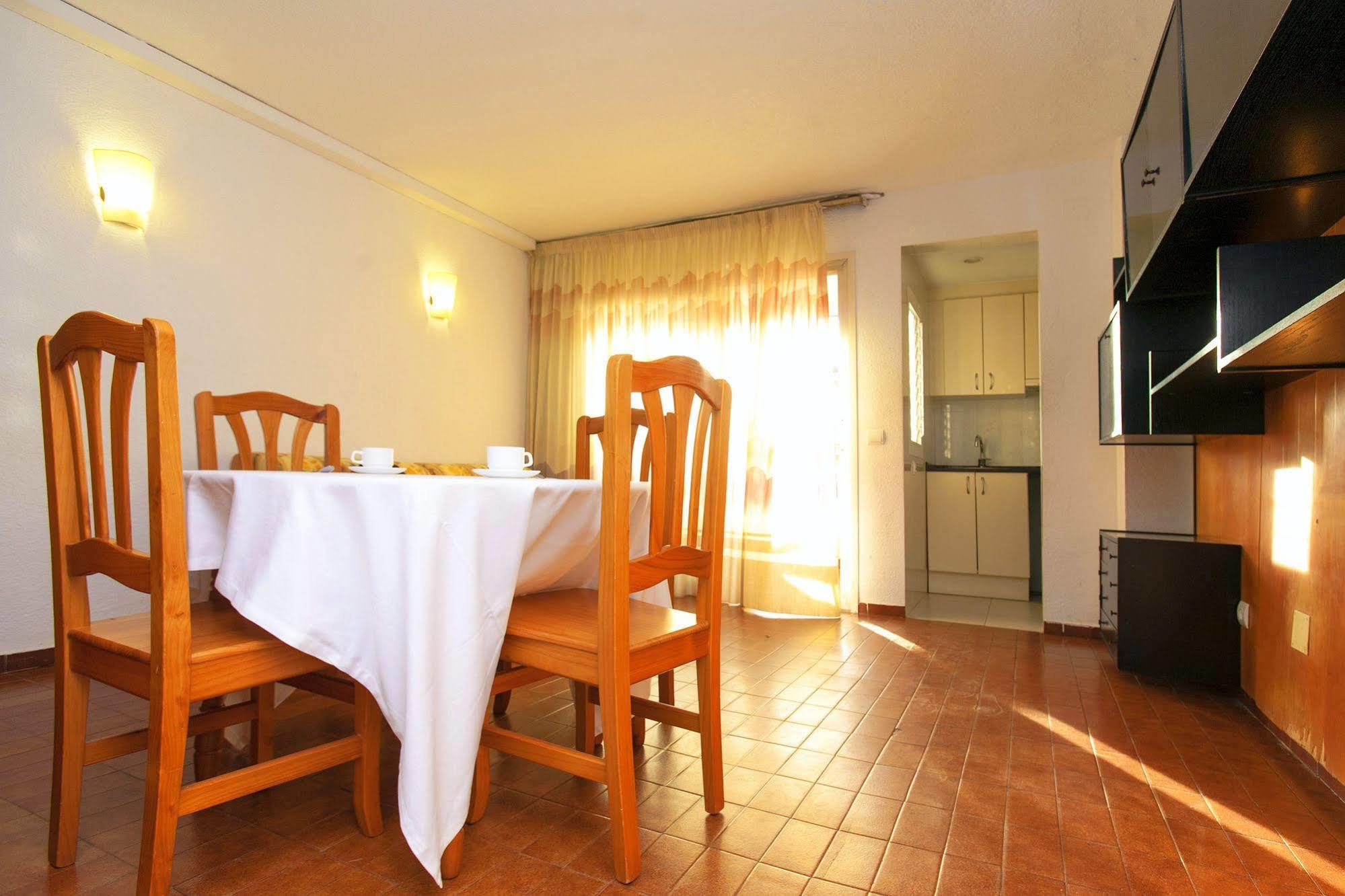 Apartamentos Alboran-Arysal Salou Ngoại thất bức ảnh