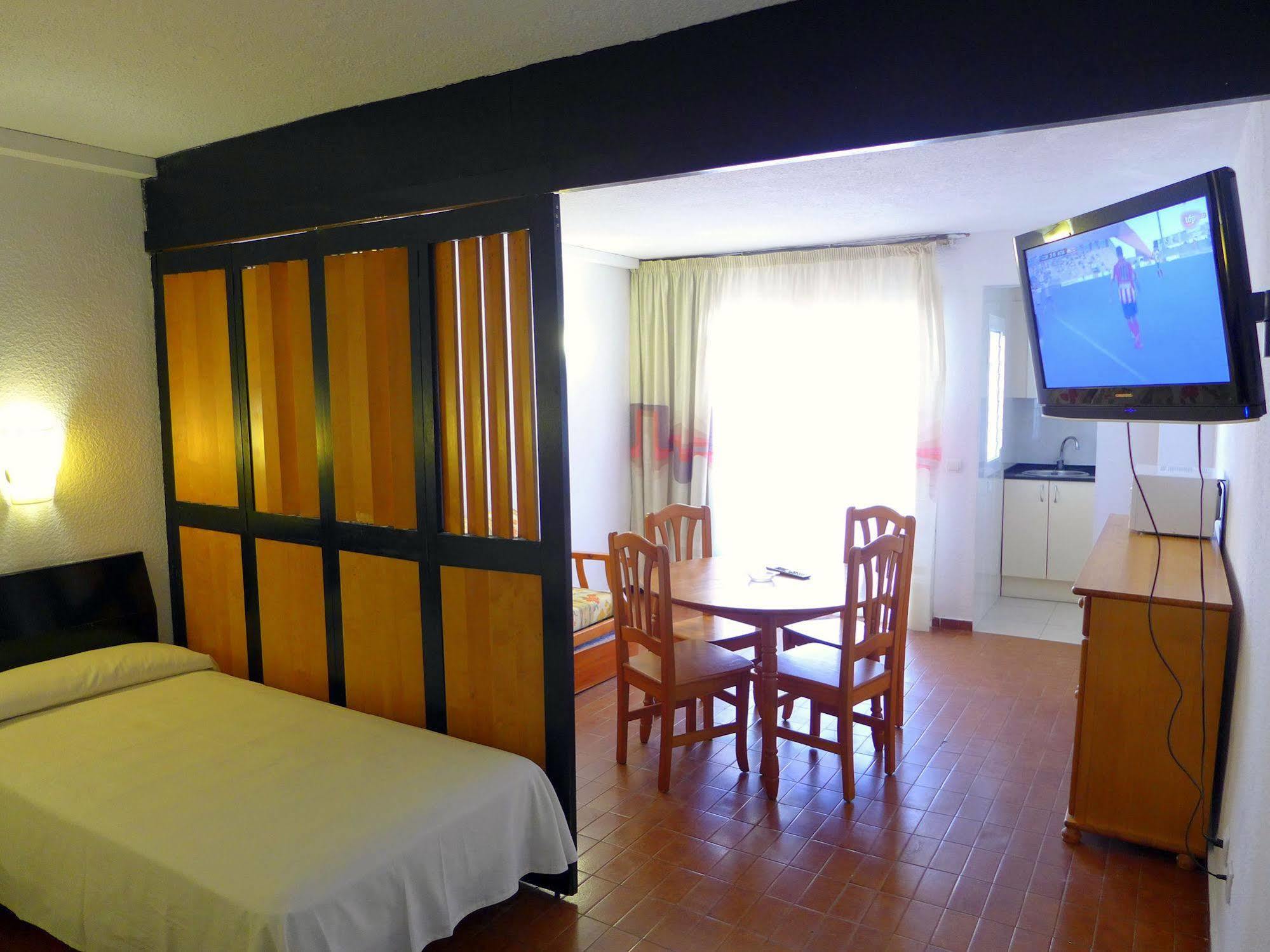 Apartamentos Alboran-Arysal Salou Ngoại thất bức ảnh